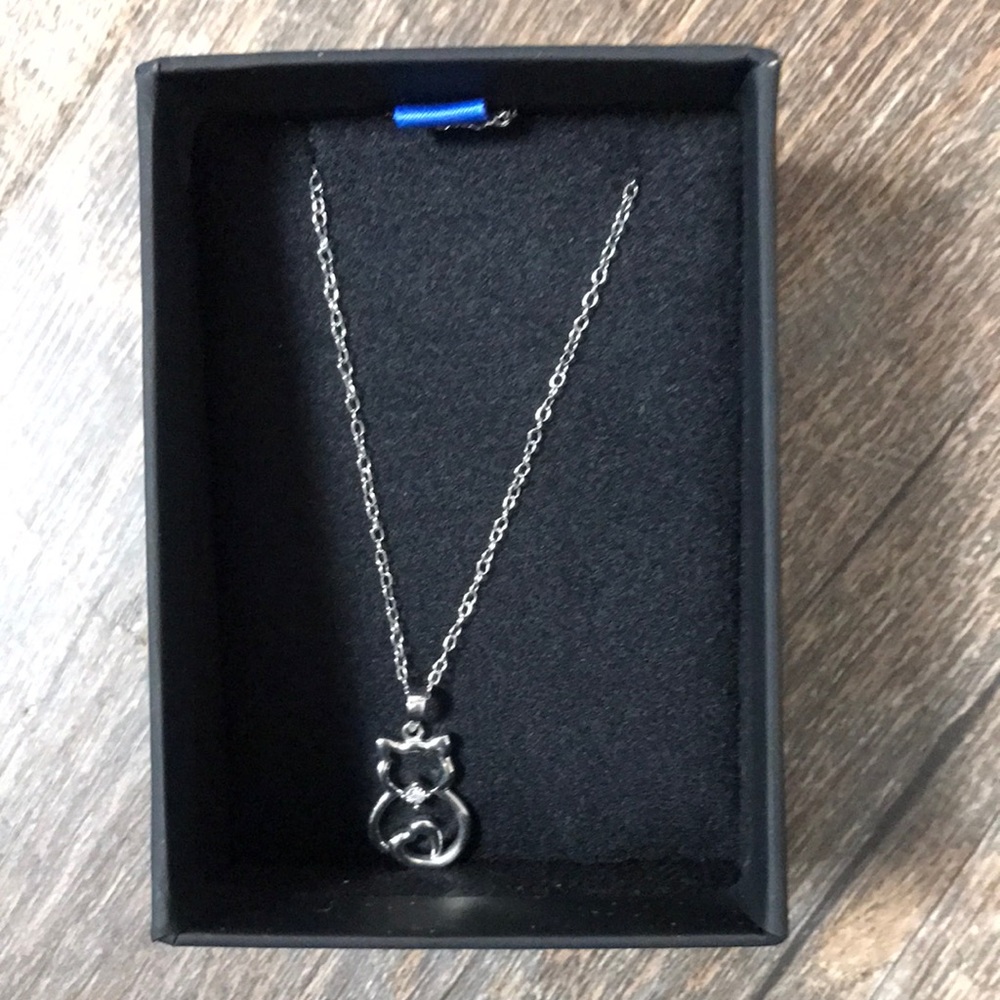 Silver cat necklace with cubic zirconium accent BNIB